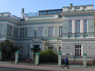 Б. Чижовское училище, где в мастерских изготавливались бомбы