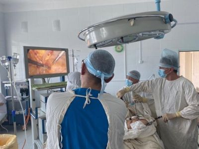 Якутских врачей обучили установке катетера для получения перитонеального диализа