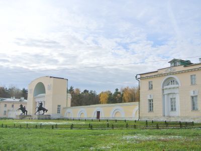 Ограда Конного двора