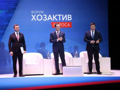 Глава Якутии работает в Мирном