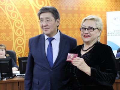 Марина Силкина и Валентин Семерков наделены полномочиями народных депутатов Якутии