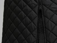 Утепленная стеганая юбка миди