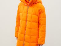 Стеганое утепленное пальто с капюшоном