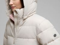 Пуховое пальто со съемным капюшоном