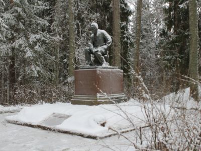 Могила Н.А.Морозова и К.А.Морозовой