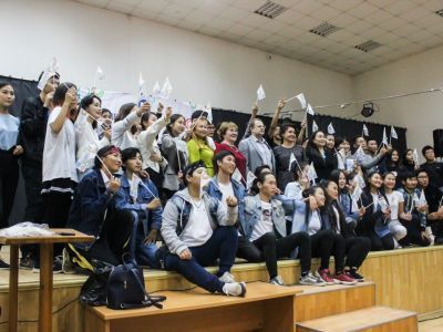 В добрый путь! В Якутске проводили первокурсников, поступивших в центровузы