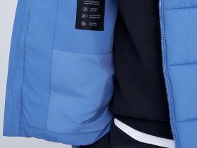 Утепленная стеганая куртка со съемным капюшоном