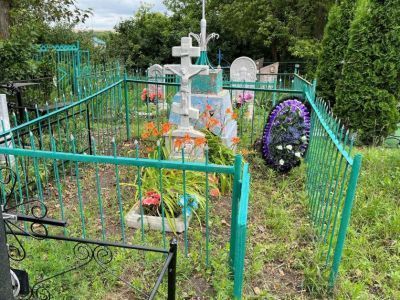 Братская могила советских солдат