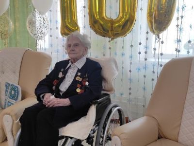Жительница Якутска Клавдия Слепцова отметила вековой юбилей