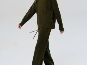 Комплект трикотажный для девочек: джемпер, брюки