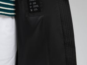 Утепленное пальто с капюшоном