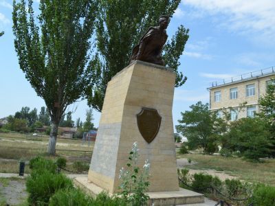 Памятник А. Назарову