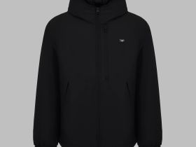 Утепленная куртка с капюшоном