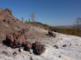 К древним вулканам Туймаады. Молотовская Падь, наскальные рисунки Туймаады