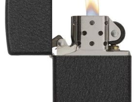 Зажигалка ZIPPO Classic с покрытием Black Crackle™, латунь и сталь, чёрная, матовая, 36x12x56 мм