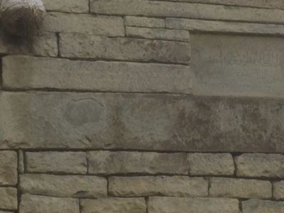 Резные камни с изображениями (5 единиц)