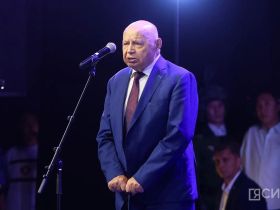 Фото: инаугурация главы Якутска Дмитрия Садовникова