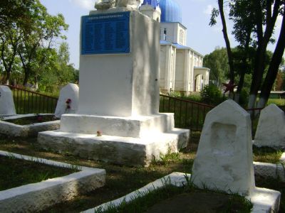 Братская могила 60 красных партизан и красноармейцев, погибших за власть Советов в годы гражданской войны