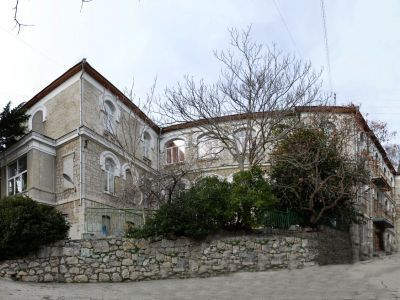 Здание женской гимназии (архитекторы Н.П.Краснов и Л.Н.Шаповалов)