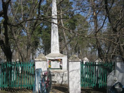 Братская могила погибших партизан