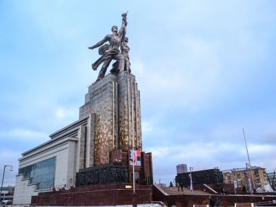 Павильон «Рабочий и колхозница»