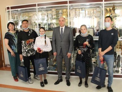 Еще четыре человека из числа детей-сирот стали новоселами