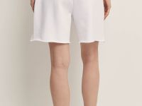 Шорты на резинке с необработанными краями