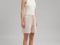 Свободные шорты с эластичным поясом