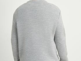 Джемпер с округлой горловиной прямого кроя