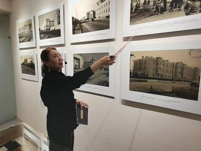 В Якутске открылась выставка архивных фотоматериалов первых генпланов города