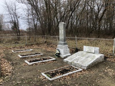 Братская могила воинов Советской Армии, погибших в период Великой Отечественной войны