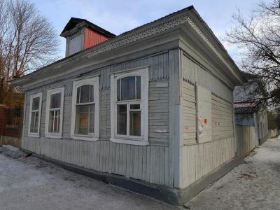 Угловой дом