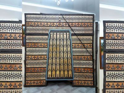 В Якутске мужчина за шесть месяцев сшил берестяную завесу — хаппахчы