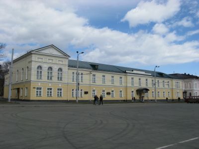 Здание гимназии, в которой учились художник Поленов Василий Дмитриевич и языковед Фортунатов Филипп Федорович