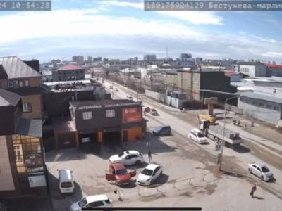 В Якутске в здании службы доставки еды из травматического пистолета ранили двух человек