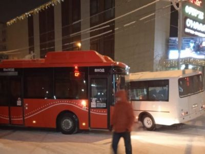 В Якутске произошло ДТП с участием двух автобусов