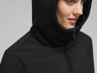 Утепленное пальто с капюшоном