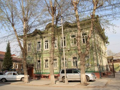 2-х этажный жилой дом, типичная городская застройка начала XX века