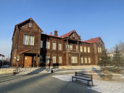 Школа (деревянная)