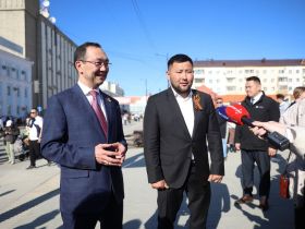 Глава Якутии принял участие в праздничных мероприятиях проекта «Проспект Победы»