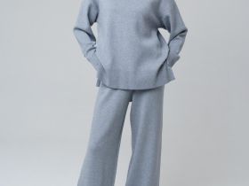 Комплект трикотажный для женщин: джемпер, брюки