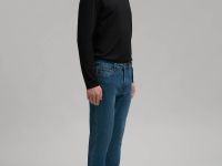 Джинсы прилегающего кроя