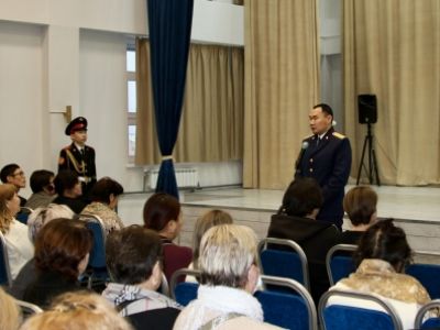 Следователи провели профилактическую беседу с родителями воспитанников Якутской кадетской школы-интерната