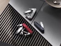 Нож перочинный Victorinox Onefold Alox, сталь 1.4110, рукоять алюминий, красный