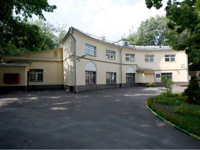 Флигель (конюшня), 1786, 1866, 1882 гг., архитектор А.С. Каминский