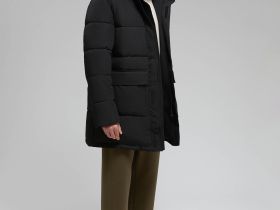 Утепленная куртка с капюшоном