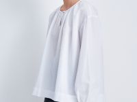 Блузка с округлым вырезом свободного силуэта