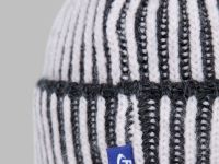 Вязаная шапка из коллаборации с maneken