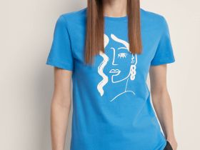 Футболка приталенного силуэта с принтом