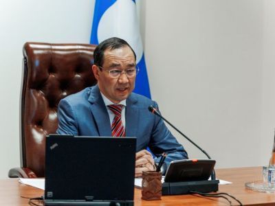 Глава Якутии потребовал от руководителей органов власти выстроить системную работу против коррупции